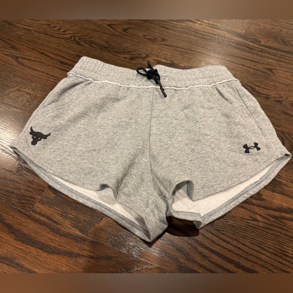 Under Armour jersey shorts small